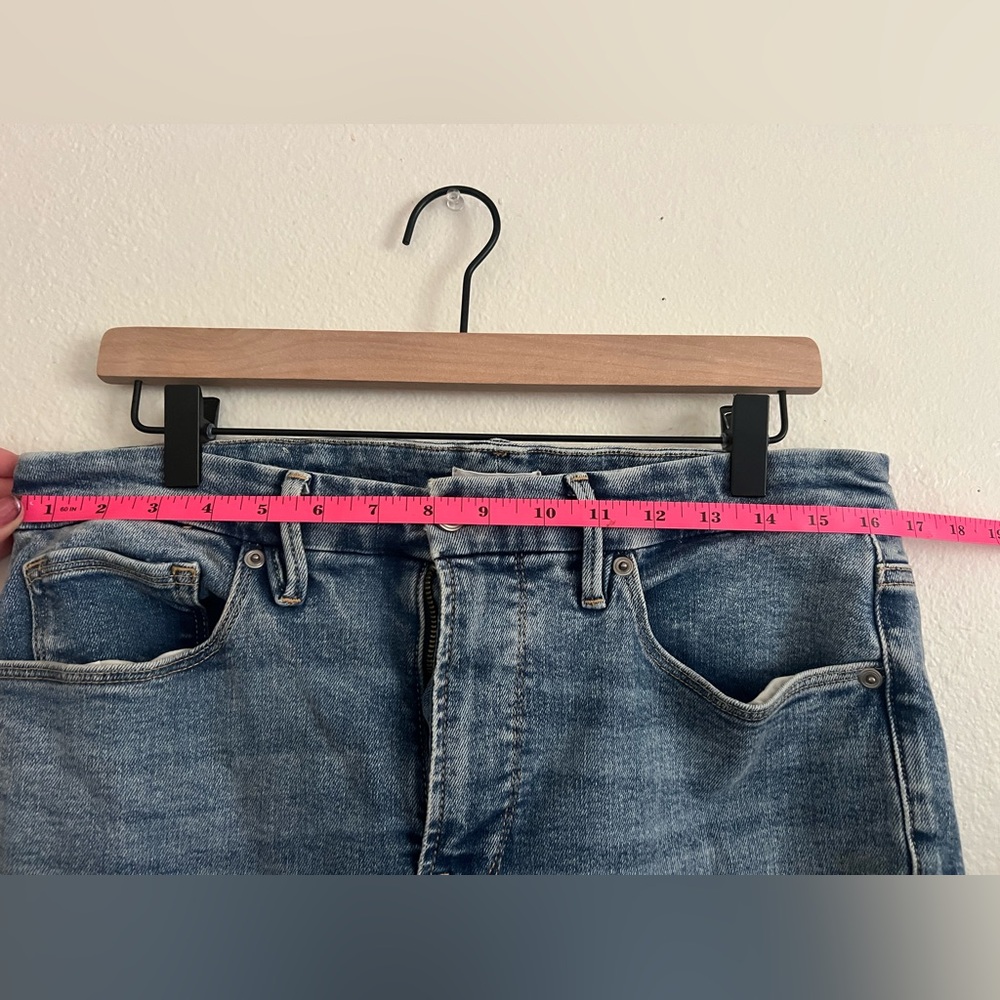 Good American High-Rise Straight Leg Jeans - Picture 3 of 3
